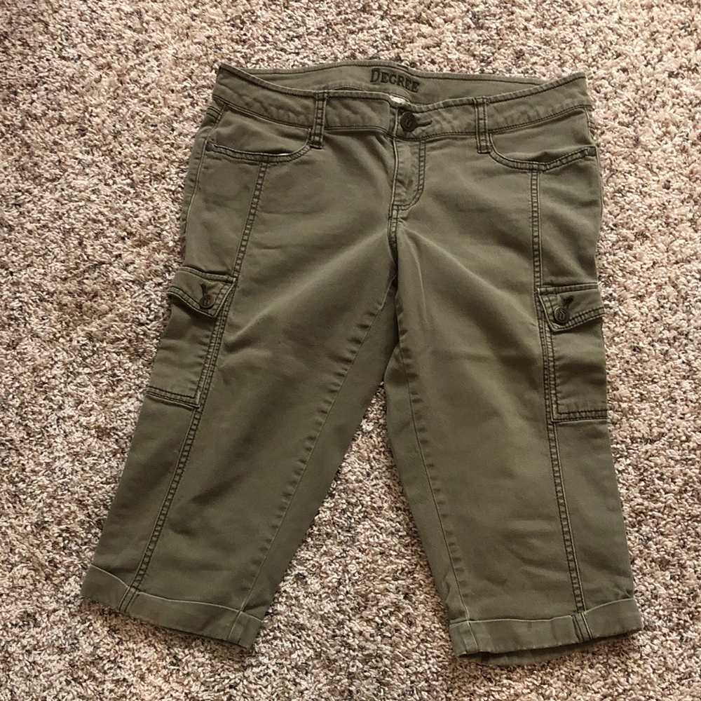 Decree Khaki Cargo Capris